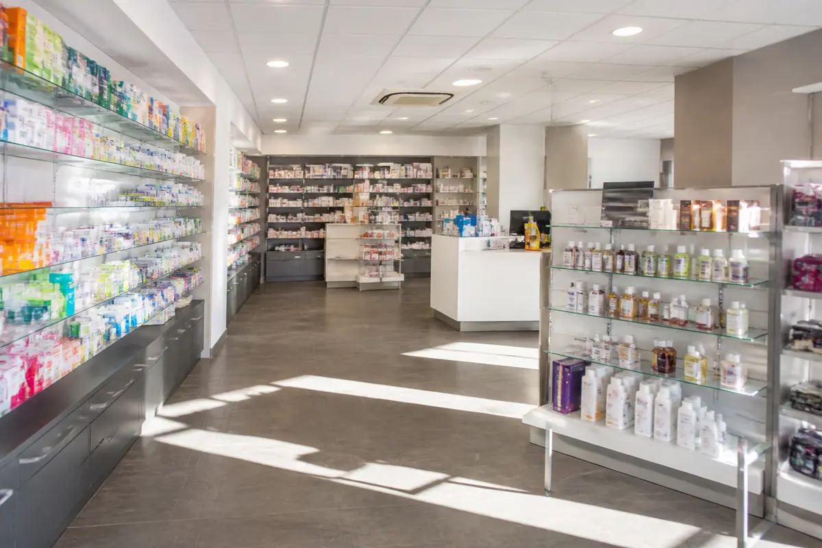 Jean Dupont sur ecolesdesmetiersdelapharmacie.com : RDV &amp; infos
