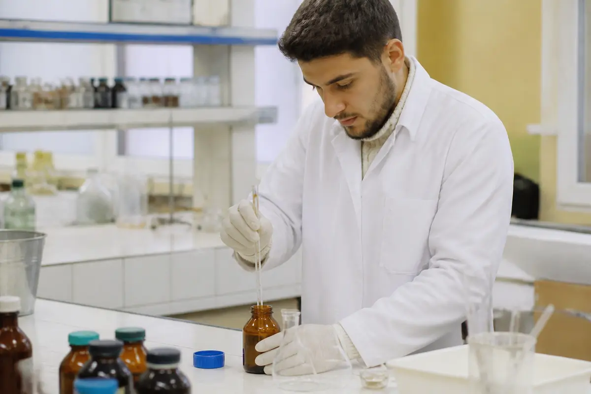 Ecoledesmetiersdelapharmacie.com : Numéro et contact faciles